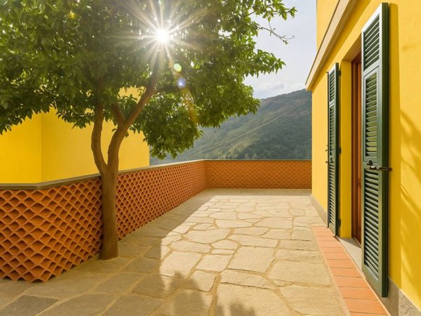 casa indipendente in vendita ad Alassio in zona Solva