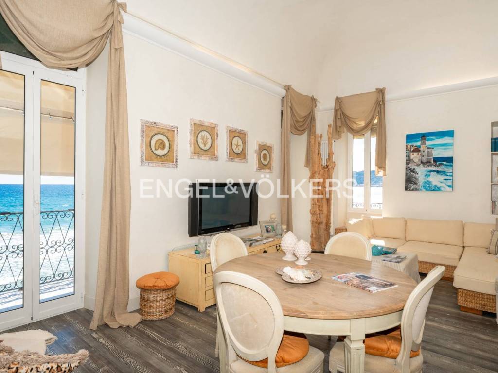 appartamento in vendita ad Alassio