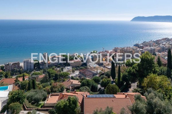 appartamento in vendita ad Alassio in zona Solva