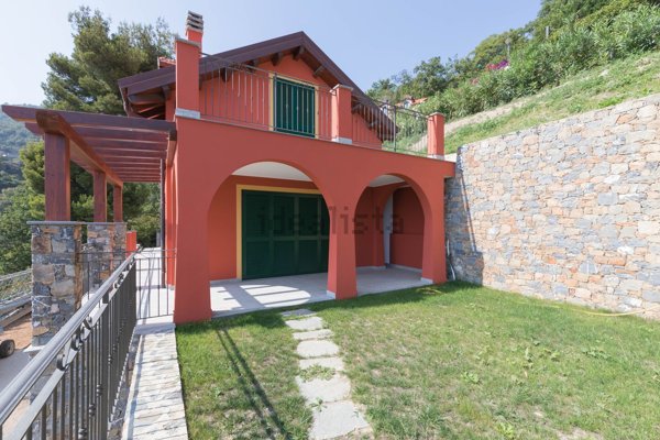 casa indipendente in vendita ad Alassio