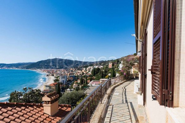 casa indipendente in vendita ad Alassio
