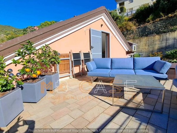 casa indipendente in vendita ad Alassio