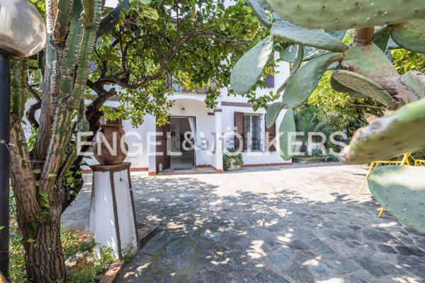 casa indipendente in vendita ad Alassio