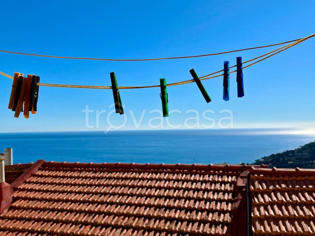 casa indipendente in vendita ad Alassio in zona Moglio