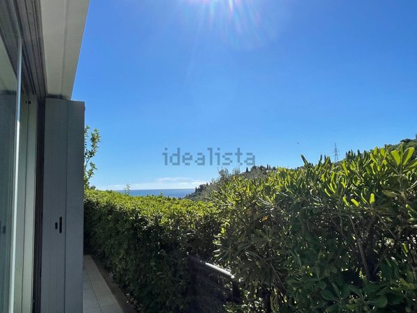 appartamento in vendita ad Alassio in zona Moglio