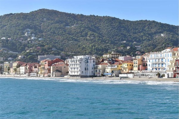 appartamento in vendita ad Alassio
