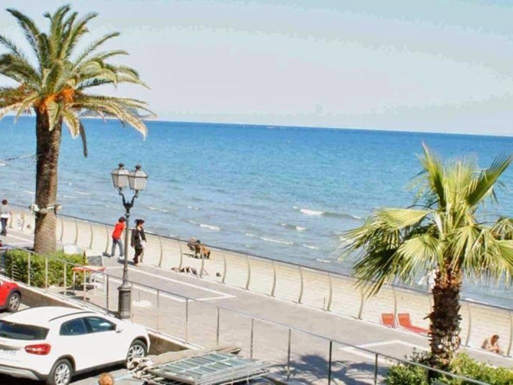 appartamento in vendita ad Alassio