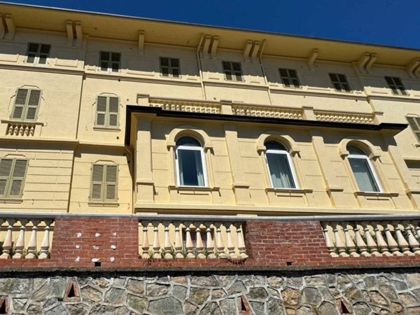 intera palazzina in vendita ad Alassio