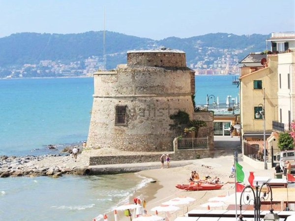 appartamento in vendita ad Alassio