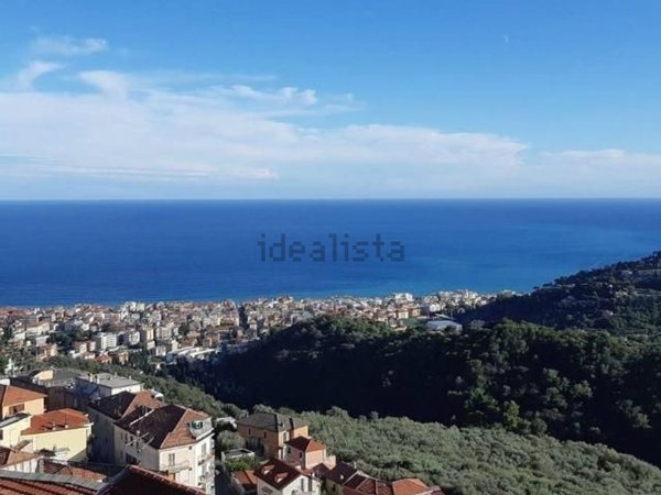 casa semindipendente in vendita ad Alassio