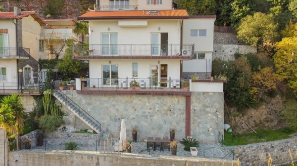 casa indipendente in vendita ad Alassio