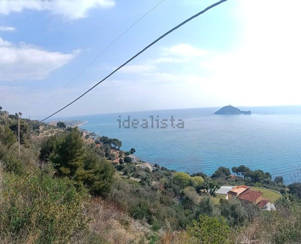 ufficio in vendita ad Alassio in zona Moglio