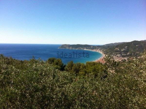 terreno edificabile in vendita ad Alassio