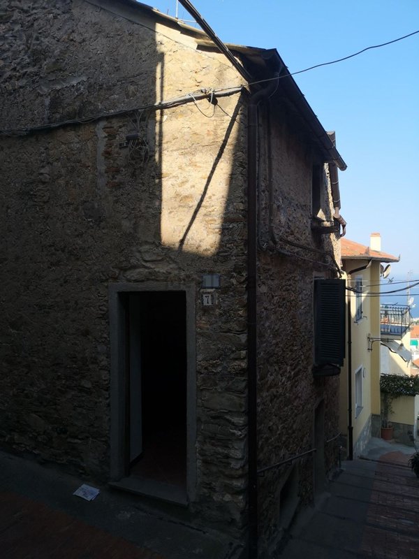 casa indipendente in vendita ad Alassio