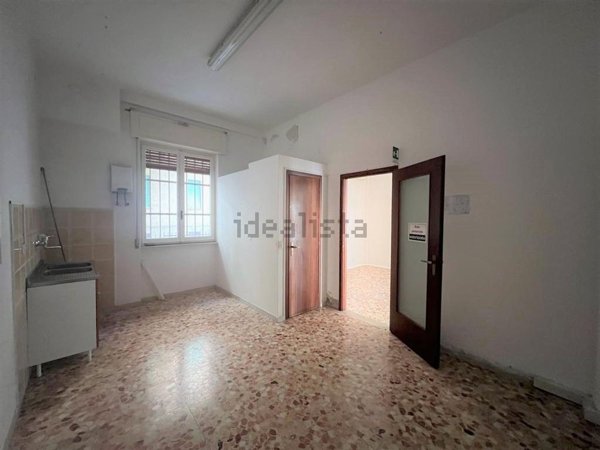 locale commerciale in vendita ad Alassio