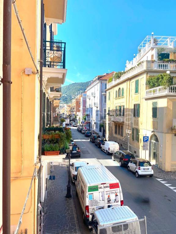 appartamento in vendita ad Alassio