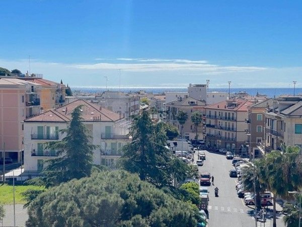 appartamento in vendita ad Alassio