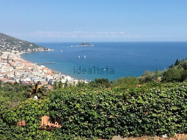 appartamento in vendita ad Alassio