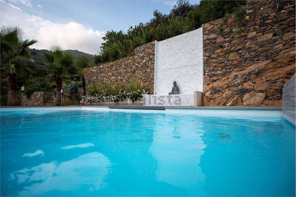 casa indipendente in vendita ad Alassio