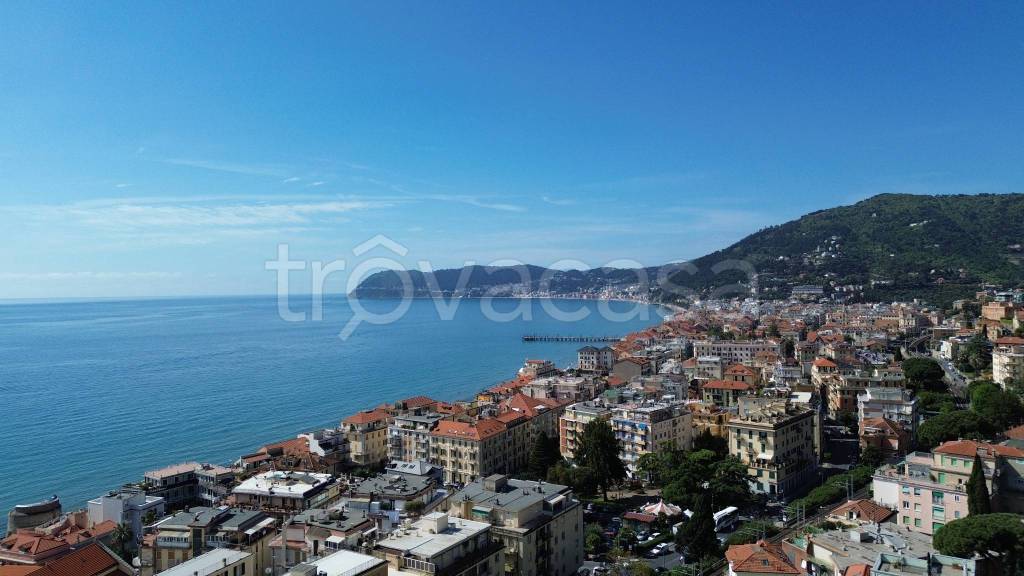 appartamento in vendita ad Alassio