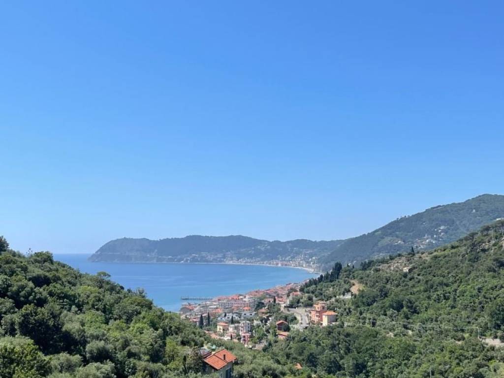 casa indipendente in vendita ad Alassio in zona Solva