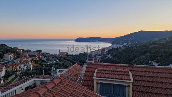 casa indipendente in vendita ad Alassio