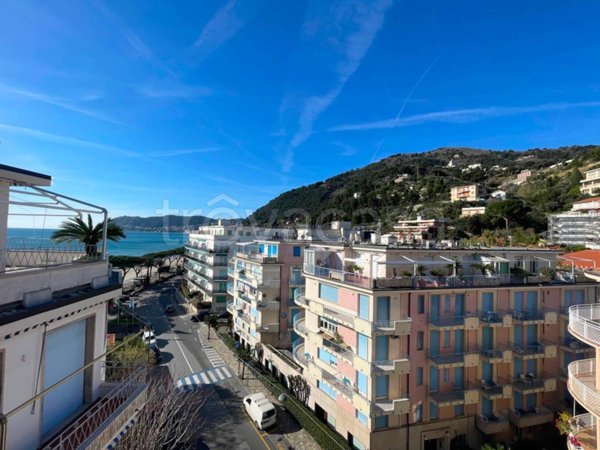 appartamento in vendita ad Alassio