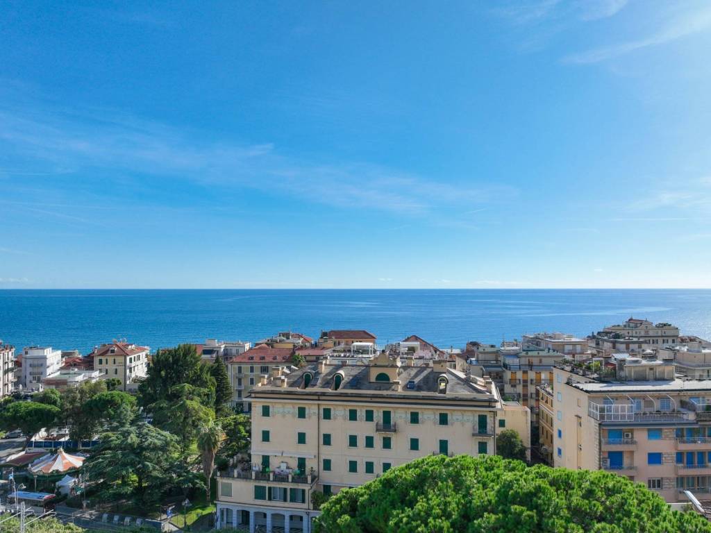appartamento in vendita ad Alassio