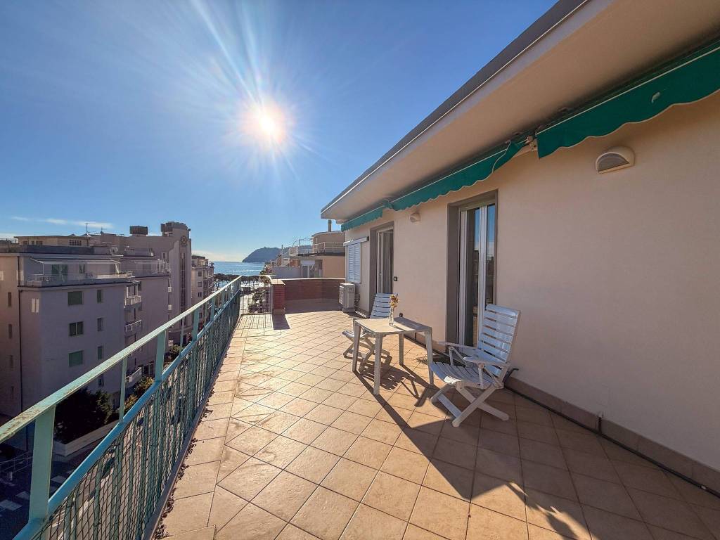 appartamento in vendita ad Alassio