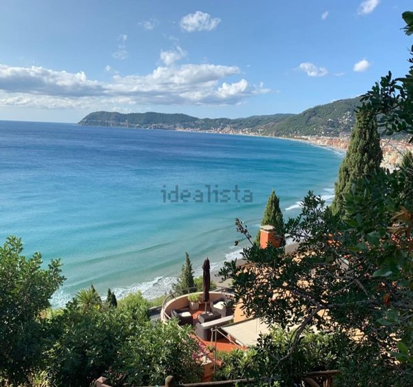 appartamento in vendita ad Alassio