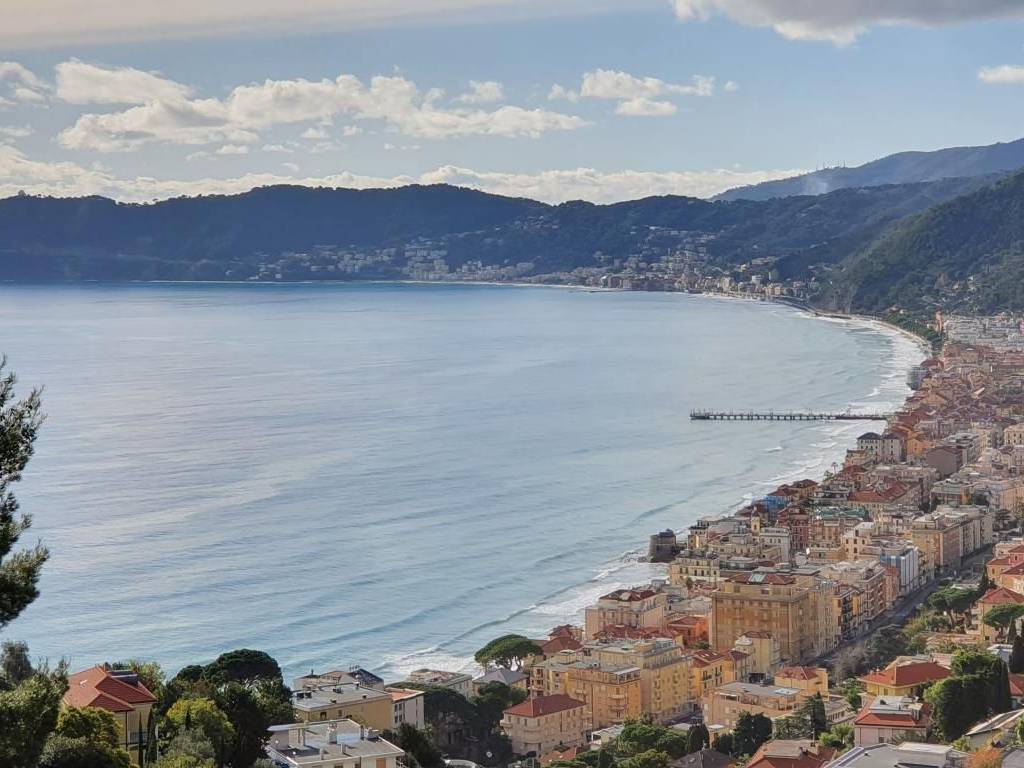 casa indipendente in vendita ad Alassio