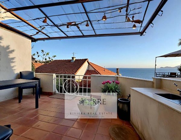 casa indipendente in vendita ad Alassio in zona Moglio