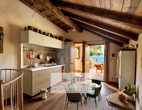 casa indipendente in vendita ad Alassio in zona Moglio