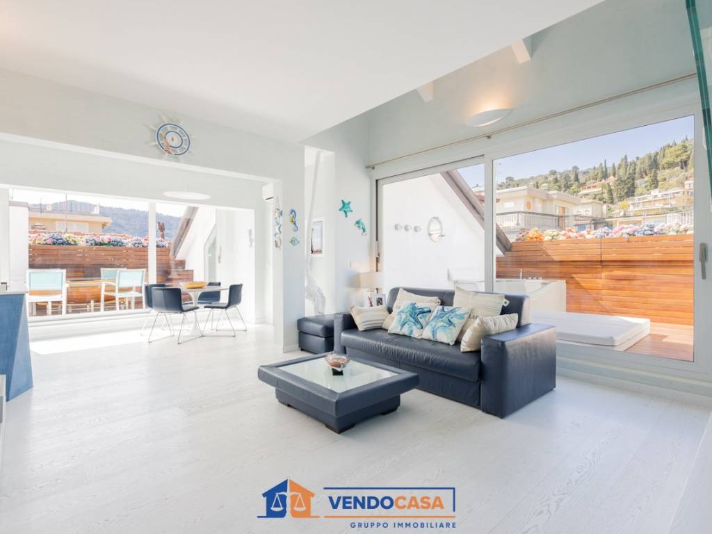 appartamento in vendita ad Alassio