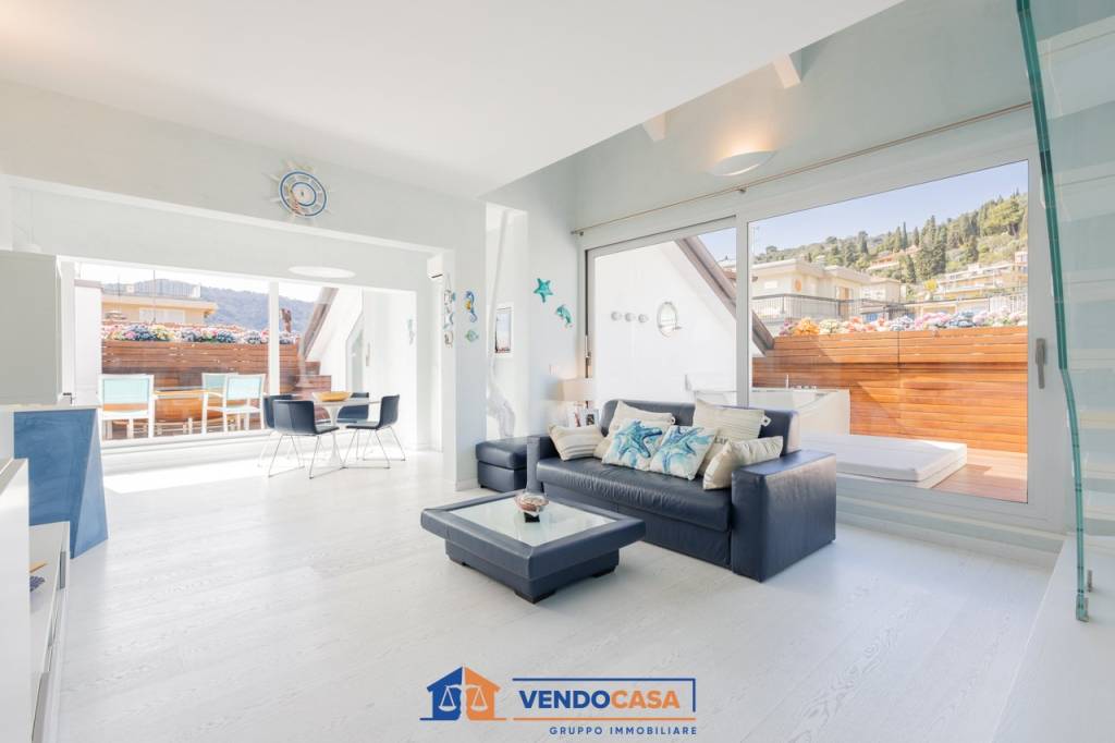 appartamento in vendita ad Alassio