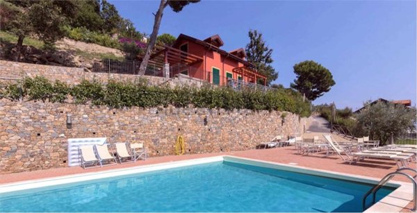 casa indipendente in vendita ad Alassio