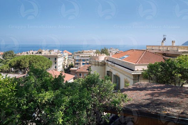 casa indipendente in vendita ad Alassio