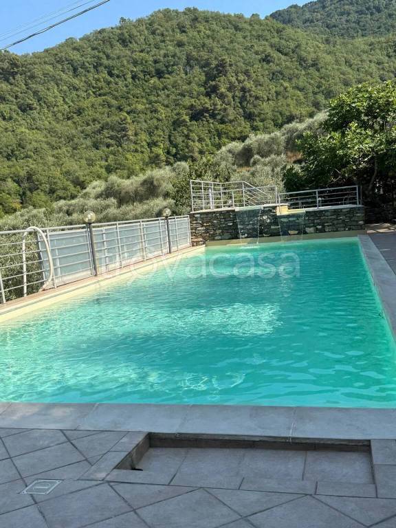 casa indipendente in vendita ad Alassio in zona Solva