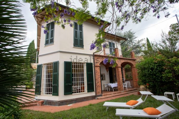 casa indipendente in vendita ad Alassio