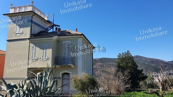 casa indipendente in vendita ad Alassio