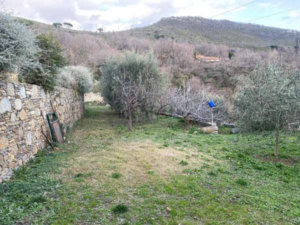 casa indipendente in vendita ad Alassio