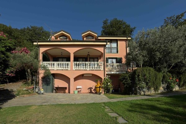 casa indipendente in vendita ad Alassio in zona Solva