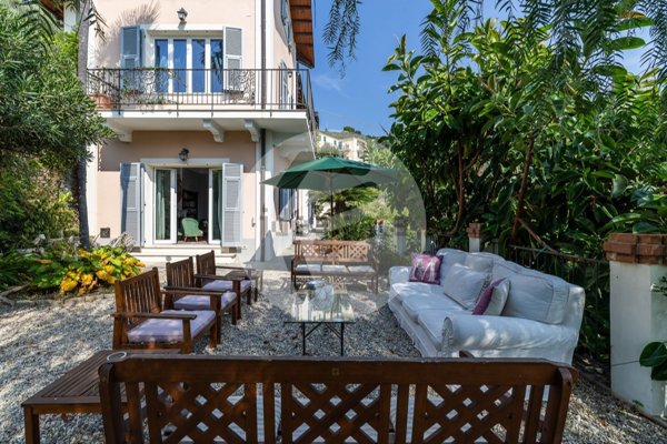 casa indipendente in vendita ad Alassio