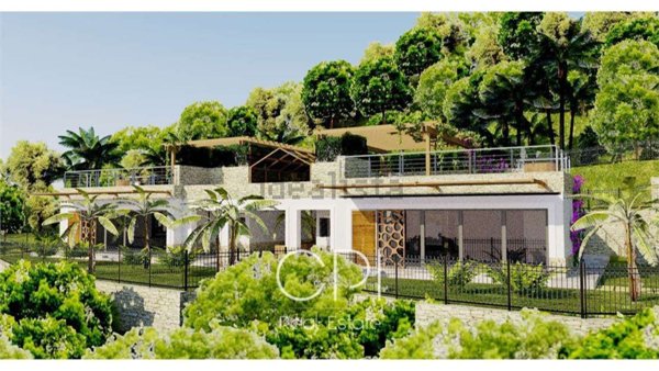 casa indipendente in vendita ad Alassio