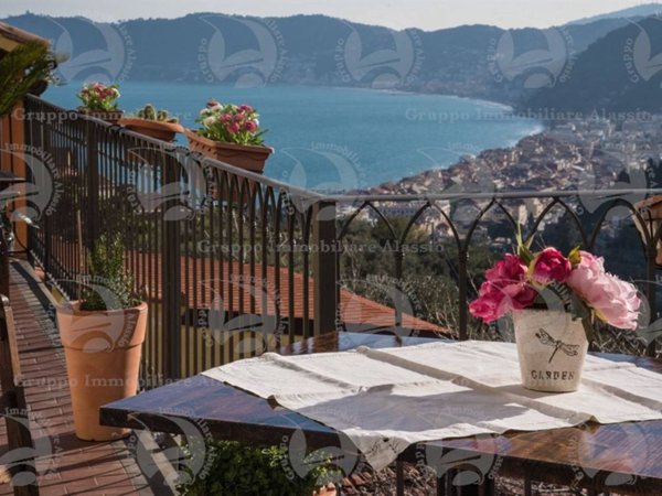 appartamento in vendita ad Alassio in zona Solva