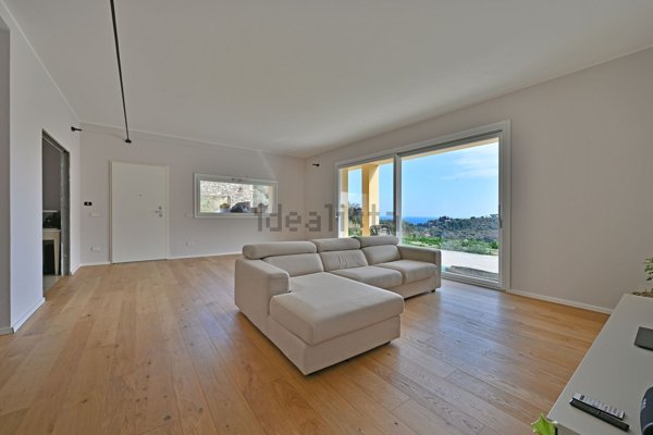 casa indipendente in vendita ad Alassio