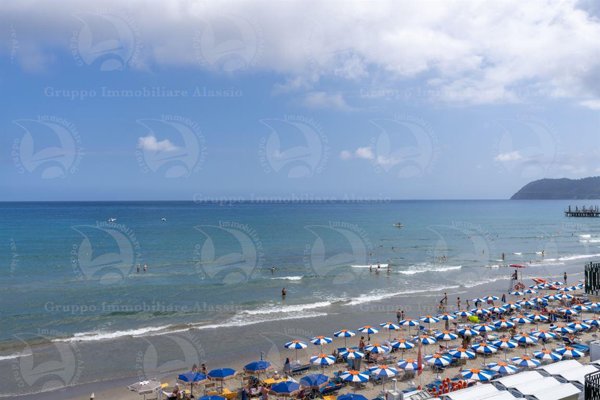 quadrivano in vendita ad Alassio