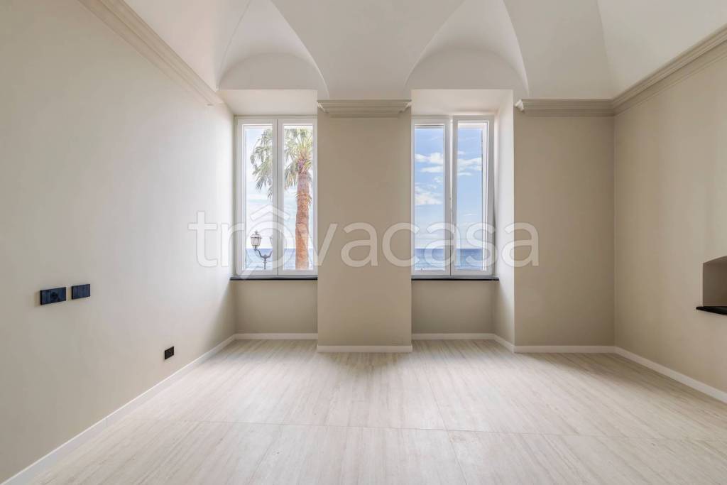 appartamento in vendita ad Alassio