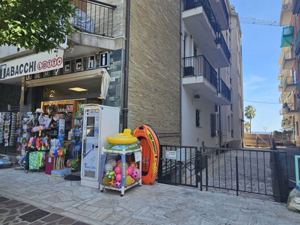 ufficio in vendita ad Alassio