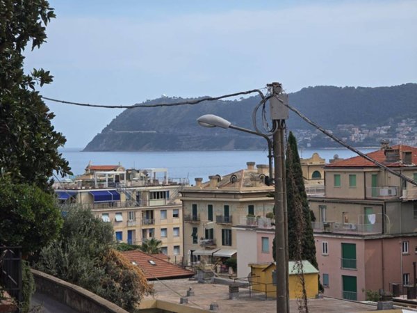 appartamento in vendita ad Alassio in zona Solva